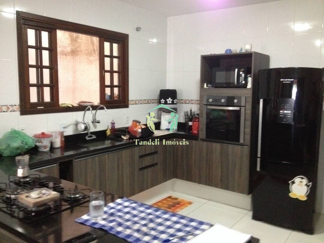 Casa, 2 quartos, 237 m² - Foto 1