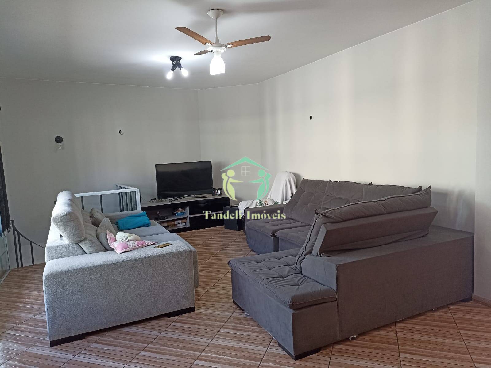 Casa, 3 quartos, 212 m² - Foto 1