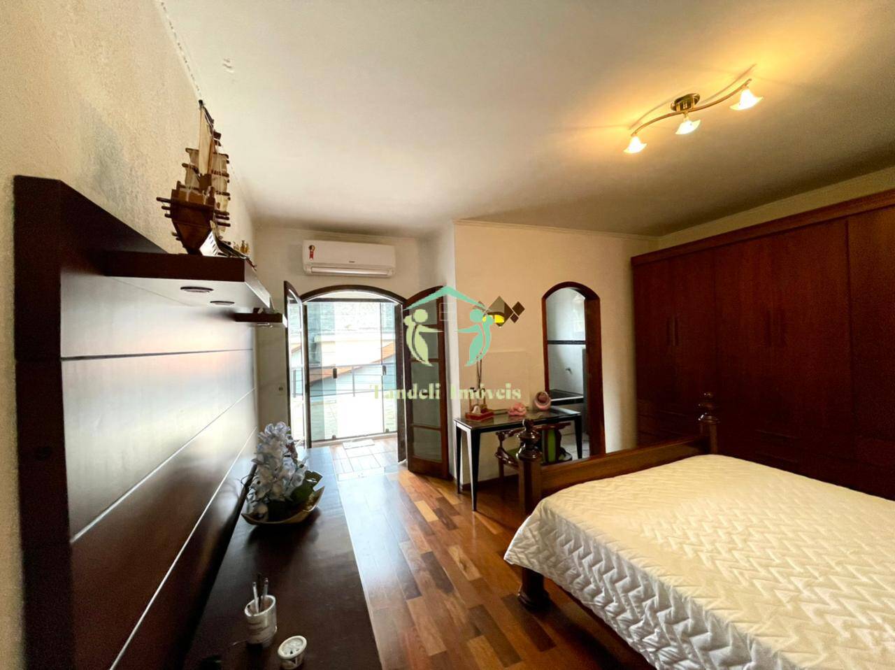 Sobrado, 3 quartos, 175 m² - Foto 1