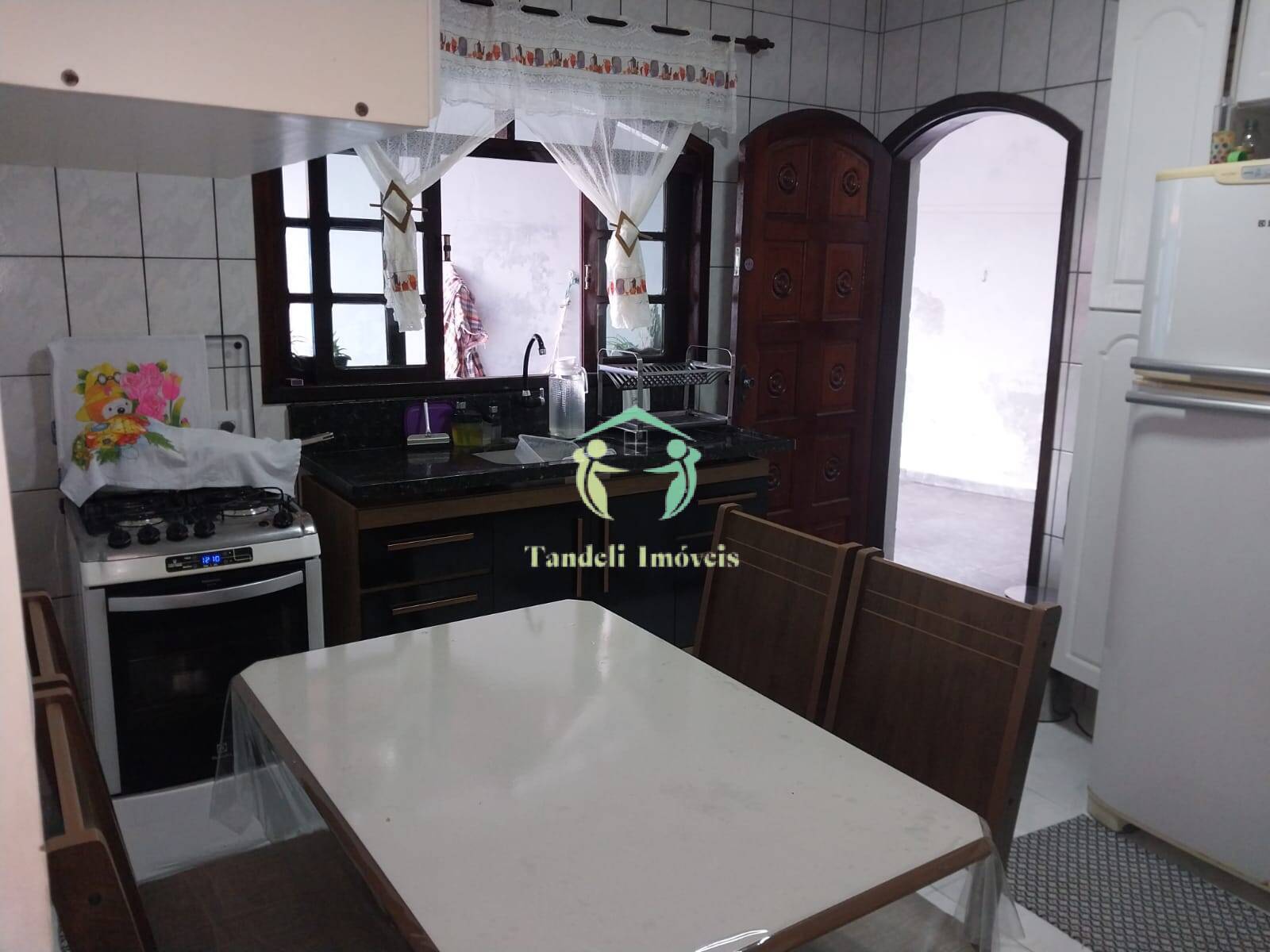 Sobrado, 2 quartos, 1381 m² - Foto 1