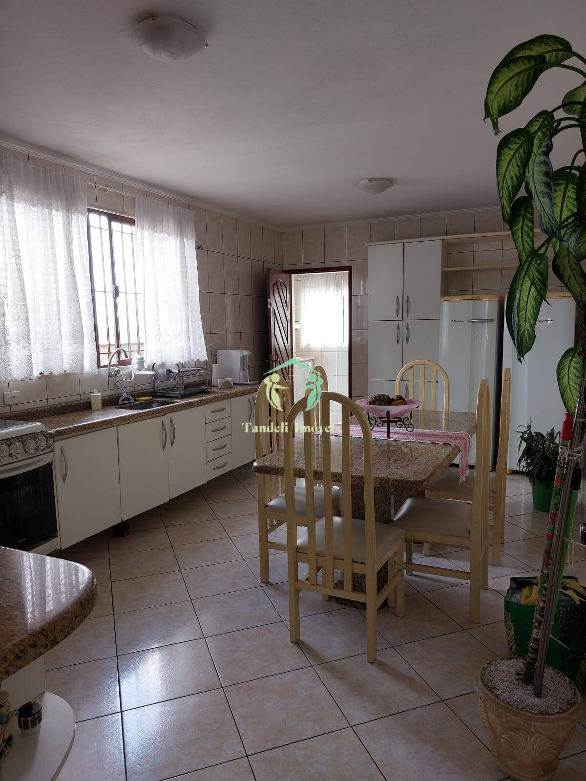 Sobrado, 3 quartos, 222 m² - Foto 1