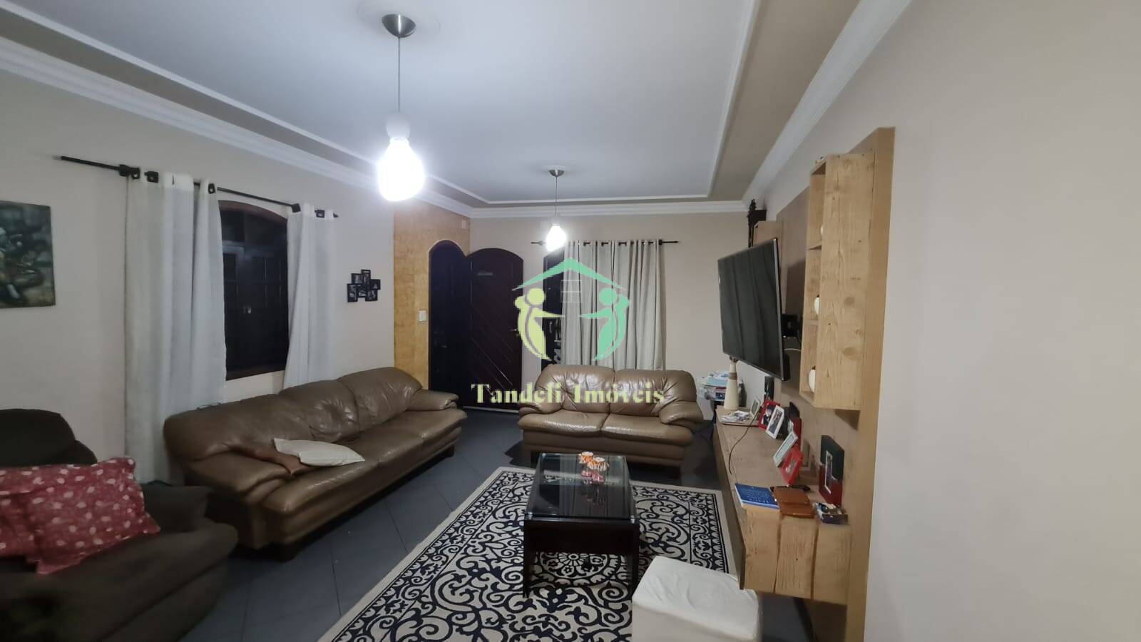 Casa, 3 quartos, 250 m² - Foto 1