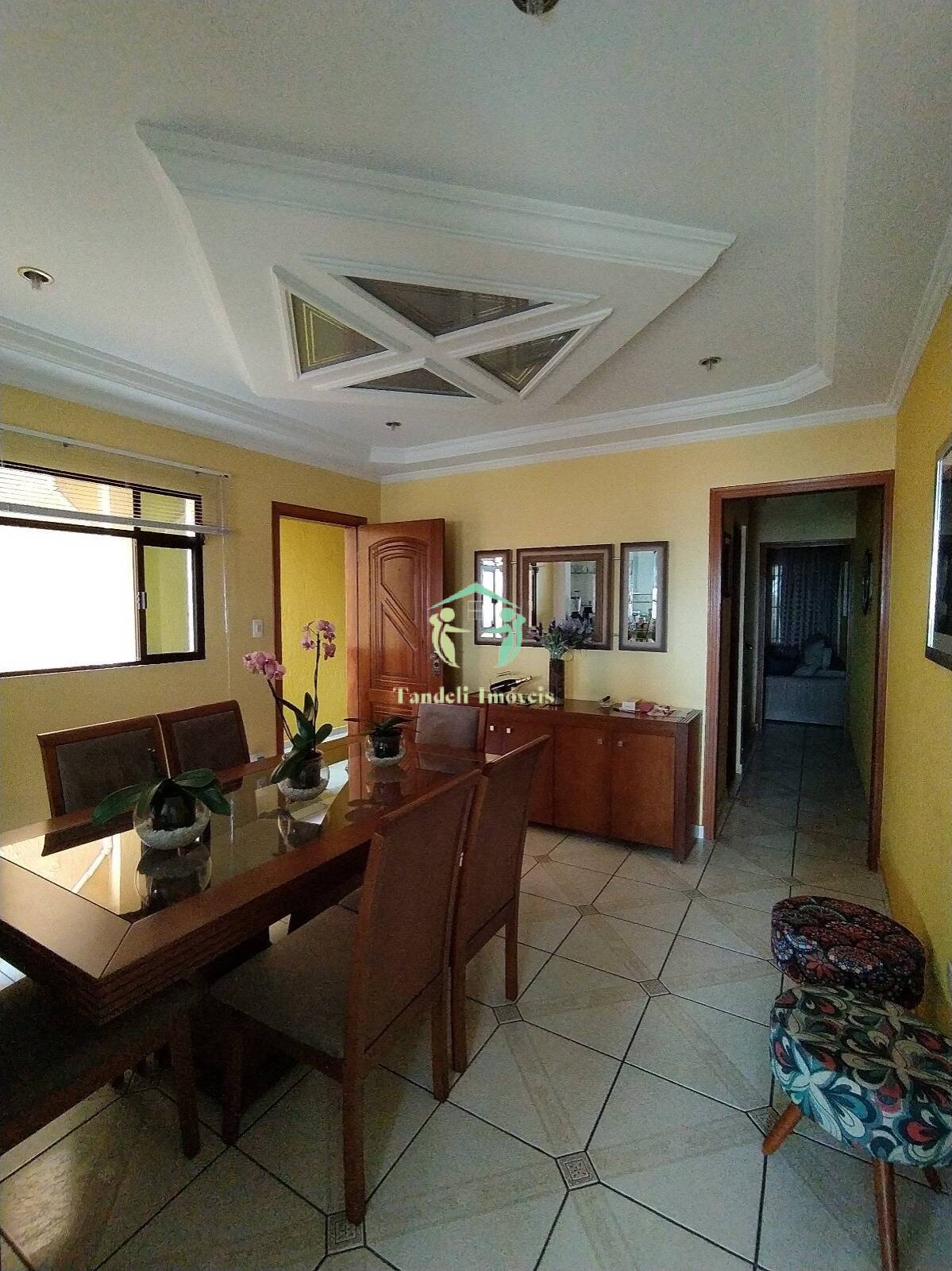 Sobrado, 3 quartos, 350 m² - Foto 1