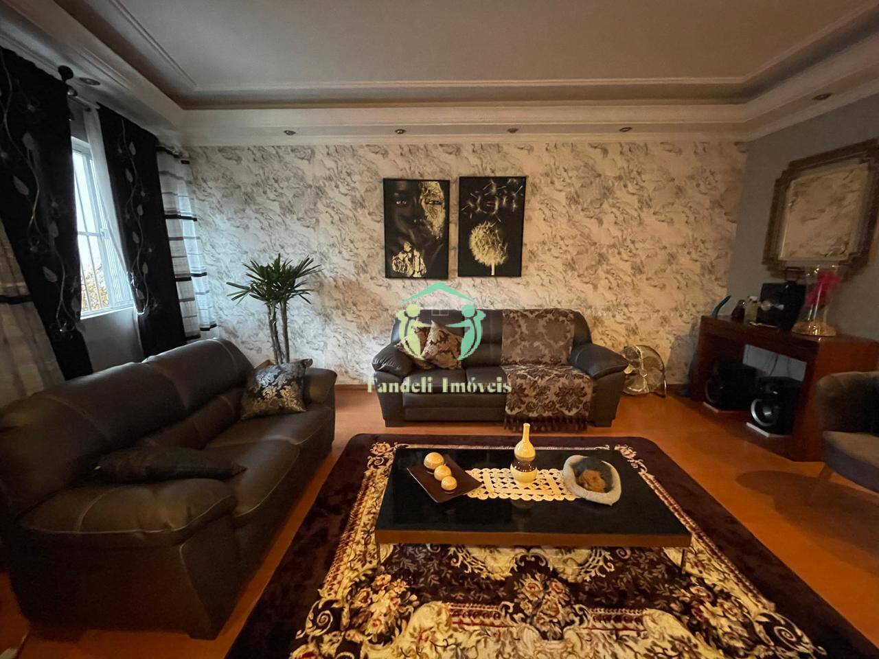 Sobrado, 3 quartos, 269 m² - Foto 1