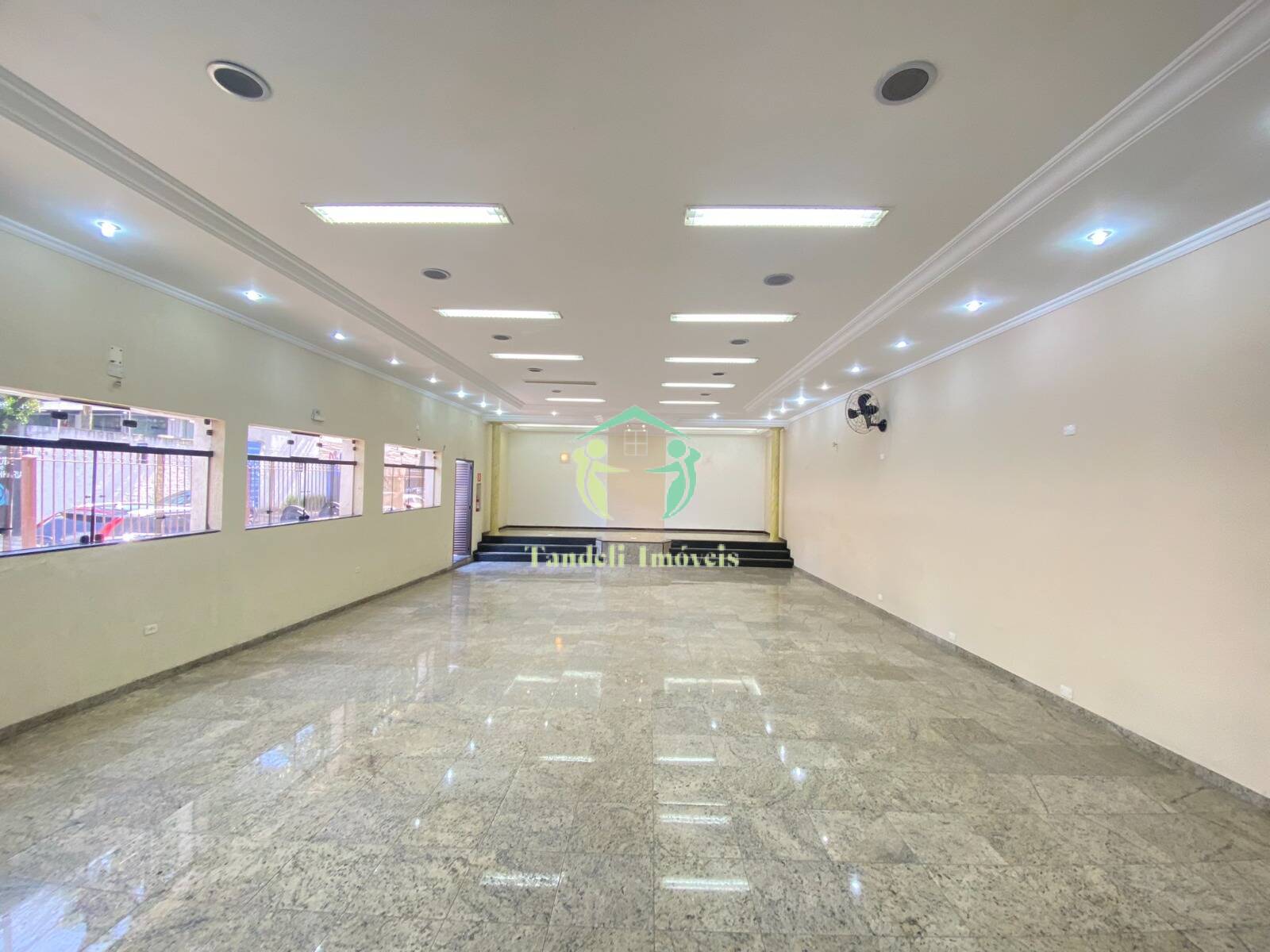 Sala-Conjunto, 192 m² - Foto 1