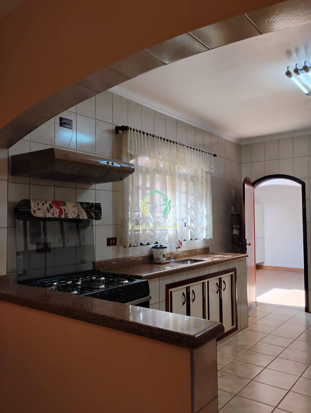 Sobrado, 3 quartos, 212 m² - Foto 1