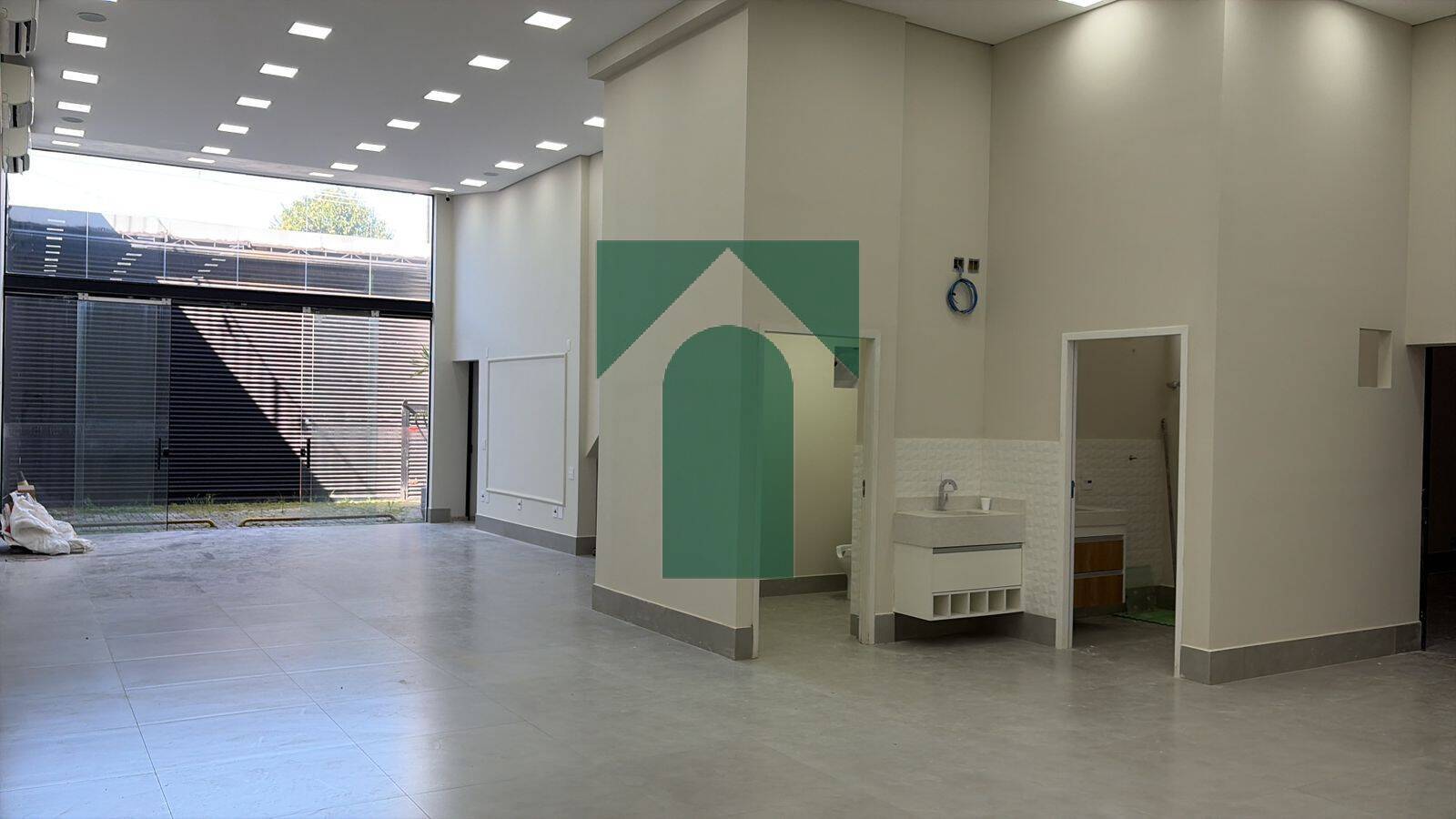 Loja-Salão, 140 m² - Foto 1