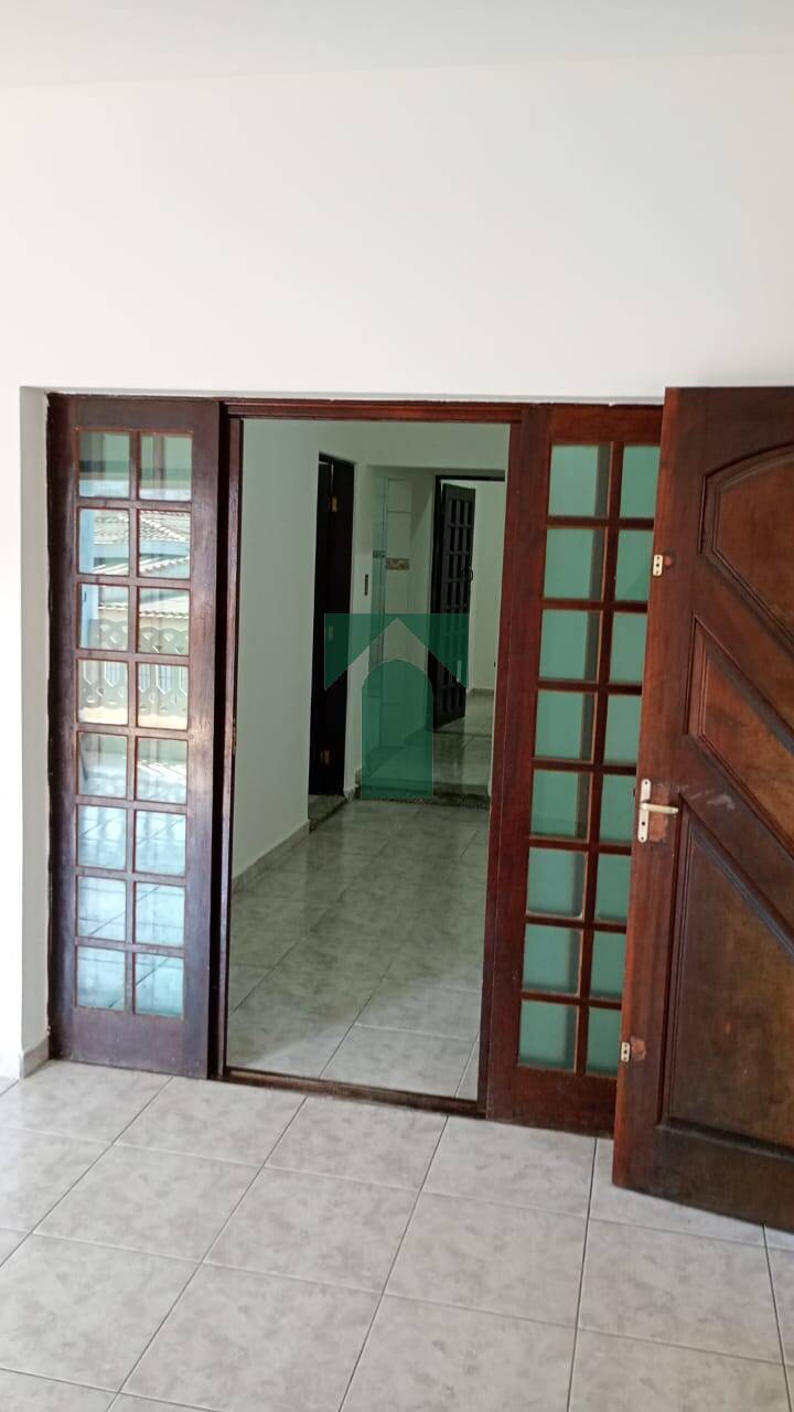Casa, 4 quartos, 253 m² - Foto 3