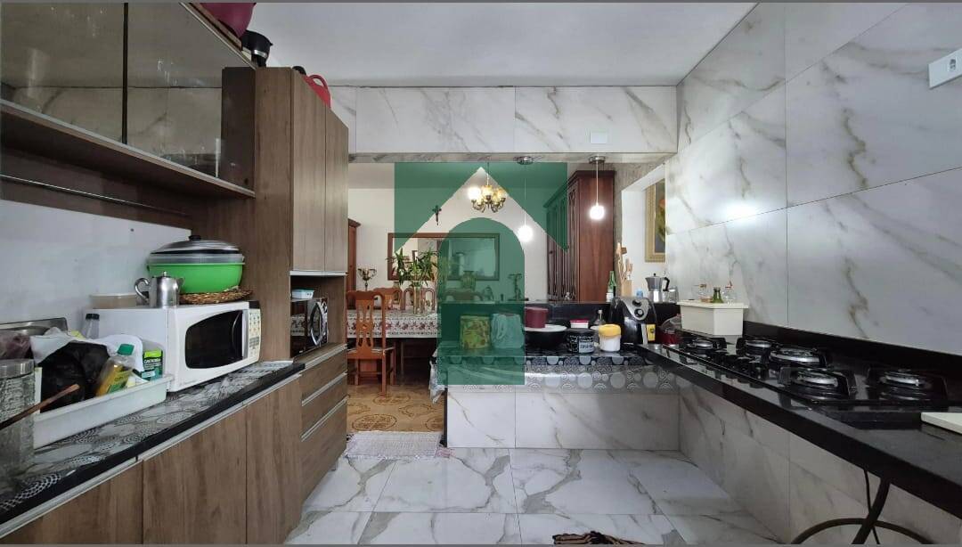 Sobrado, 8 quartos, 400 m² - Foto 1
