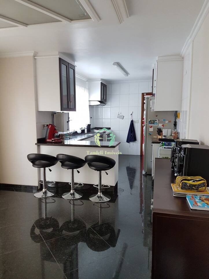 Sobrado, 3 quartos, 319 m² - Foto 1